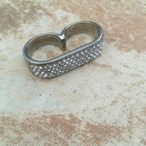 Double fingered ring